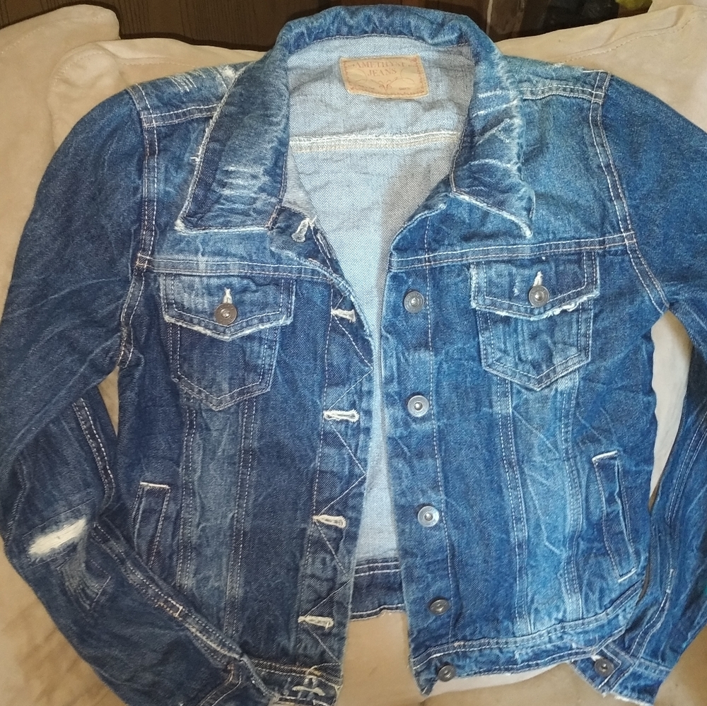 Women's small amtheyest blue jean jacket